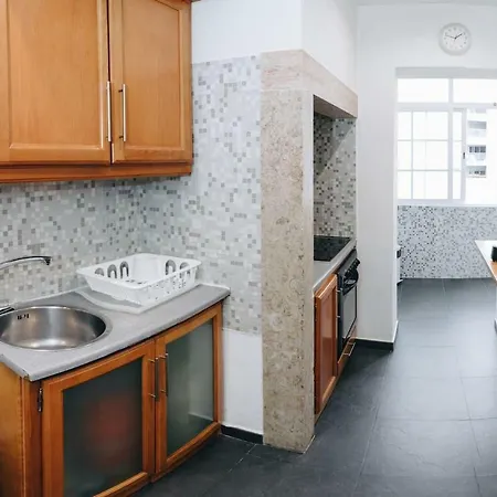 Apartment Typical In Graca Lissabon