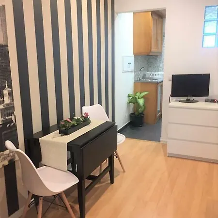 Apartment Typical In Graca Lissabon